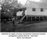 Habitante da região, morador da Fazenda Cachoeira Grande, carregando jamixi de cipó titicá : Município de Calçoene