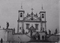 Adro da Igreja Senhor de Matozinhos - Obra do Aleijadinho em pedra sabão - Estilo Barroco século XVIII : município de Matozinhos