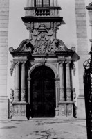 Porta da Igreja de São Pedro em Recife (PE)
