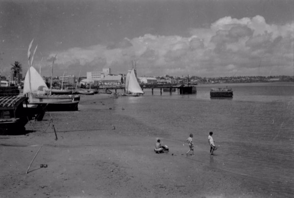 Jangadas e outras embarcações pesqueiras : município de Natal - 1957