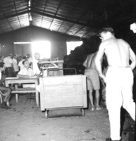 Interior da Companhia Nacional de Borracha vendo-se a balança para pesagem da borracha em Manaus (AM)