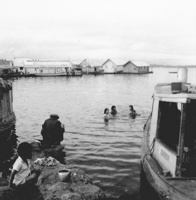 Detalhe da cidade flutuante em Manaus (AM)