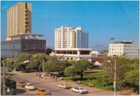 Vista parcial da cidade : Banco do Brasil S. A. : Governador Valadares, MG