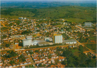 Vista aérea da cidade : Moinho Sul Mineiro S. A. : Varginha (MG)