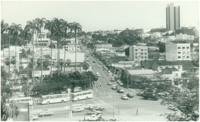 Vista panorâmica da cidade : Avenida Isaac Póvoras : Cuiabá, MT