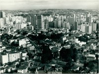 [Vista aérea da cidade] : Curitiba, PR