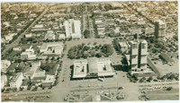 Vista aérea [da cidade] : [Estação Rodoviária Municipal] : [Praça Raposo Tavares] : Maringá, PR