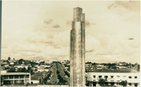 Obelisco : vista [panorâmica da cidade] : Avenida Paraná : Umuarama, PR