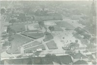[Vista aérea da cidade] : Praça de Desportos : Bagé, RS