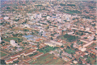 [Colégio Marista Conceição] : vista aérea da cidade : [Praça Antônio Xavier] : Passo Fundo, RS