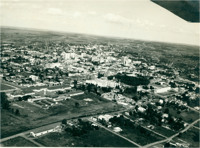 Vista aérea da cidade : [Colégio Marista Conceição : Praça Antônio Xavier] : Passo Fundo, RS