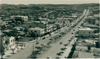 Departamento de Estradas de Rodagem do Estado : [Avenida Getúlio Dorneles Vargas : vista panorâmica da cidade] : Chapecó, SC