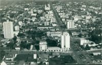 Vista aérea da cidade : [Avenida Getúlio Dorneles] : Chapecó, SC