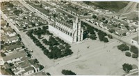 Vista aérea da cidade : Santuário de Santa Terezinha : Taubaté, SP