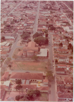 Vista [aérea] da cidade : [Praça Coronel Jordão : Praça Siqueira Campos] : Itararé, SP