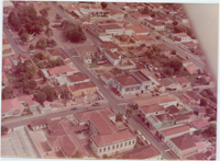 Vista [aérea] da cidade : [Praça Coronel Jordão] : Itararé, SP