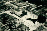 [Vista aérea da cidade] : Igreja de São Benedito : Limeira (SP)