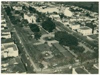 Vista aérea da [cidade] : Praça Barão de Araras : Araras, SP