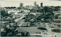 Praça : vista [panorâmica da cidade] : Catanduva, SP