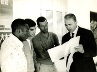 Censo de 1970 : Pelé, Rildo e Carlos Alberto respondendo a questionário