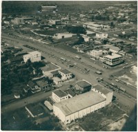 Vista aérea da cidade : Avenida Brasil : Cascavel, PR