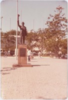Praça Roberto Silveira : [Monumento a Roberto Silveira] : Duque de Caxias, RJ
