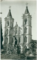[Praça Barão do Rio Branco] : Monumento [às Mães] : Catedral de Santana : Uruguaiana, RS