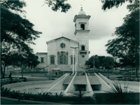 [Monumento à Segunda Guerra Mundial : Praça Doutor Luciano Esteves] : Igreja Matriz de Nossa Senhora das Dores : Limeira (SP)