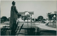 Praça Barão de Araras : Monumento : [Casa da Cultura Emílio Silvestre Wolff] : Araras, SP