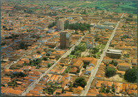 [Vista aérea da cidade] : Praça da Liberdade : Igreja Matriz São João Batista : Rio Claro, SP