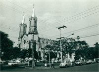 Praça Prefeito Camargo : Igreja Matriz do Senhor Bom Jesus : Ourinhos (SP)