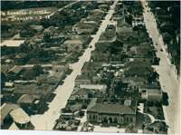 Vista aérea da cidade : [Rua Santa Bárbara : Biblioteca Municipal Maria Aparecida de Almeida Nogueira : Rua Dona Margarida] : Santa Bárbara d'Oeste (SP)