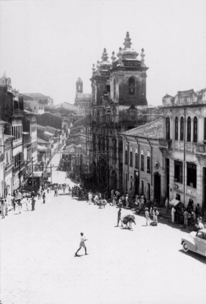 Rua na Cidade Alta de Salvador (BA) - mar. 1952