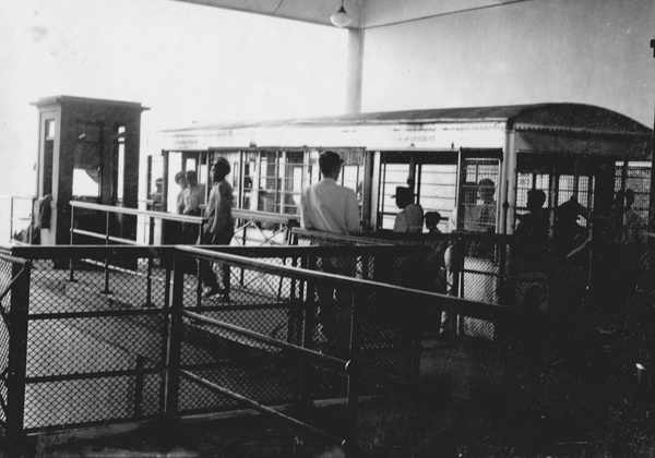 Estação de chegada do Plano Inclinado do Pilar em Salvador (BA) - déc. 50