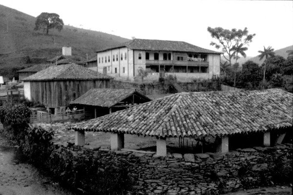 Sede de fazenda em Barra Longa (MG) - set. 1952