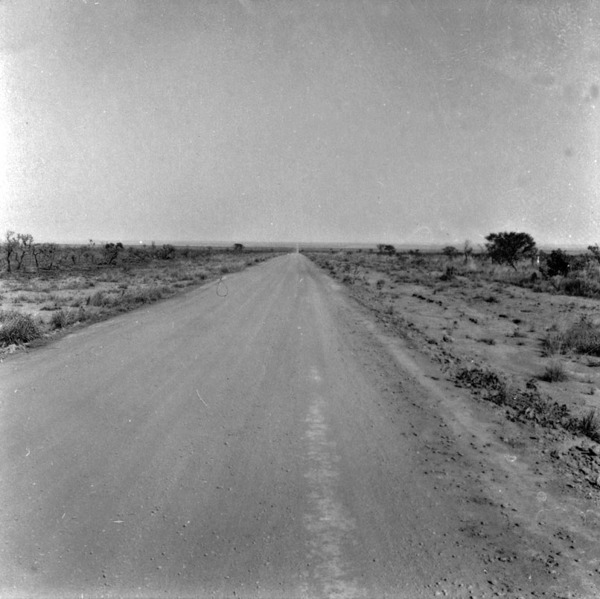 Trecho da estrada reta entre Rio Verde (MS) - 1968