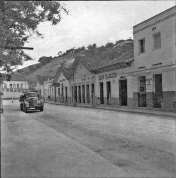 Cidade de Macuco, junto a estação férrea 335 ms. (RJ) - 1957