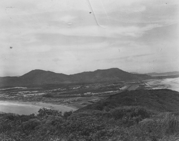 Vista de Imbituba : a direita a vila Henrique Laje (SC) - 1953