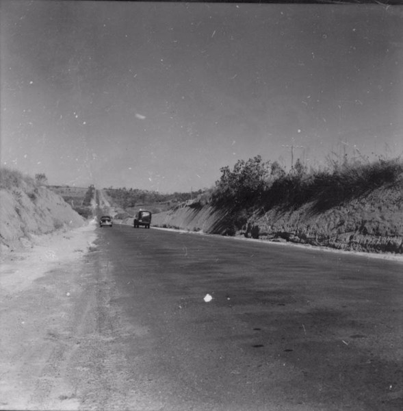 Rodovia que liga Lins a Bauru (SP) - 1957
