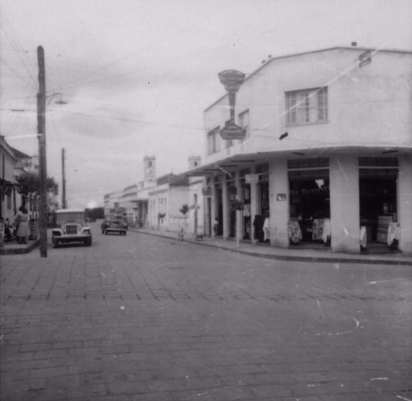Rua Barão de Rio Branco : Município de Taquaritinga (SP) - 1960