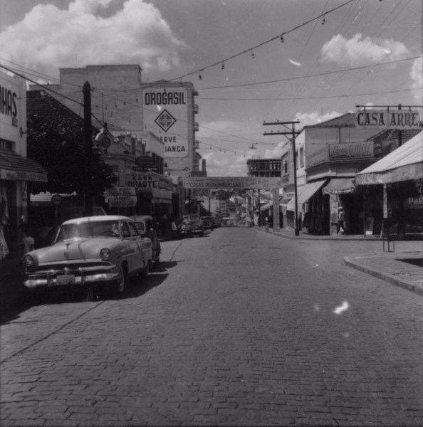 Centro comercial, Avenida Brasil : Catanduva (SP) - 1960
