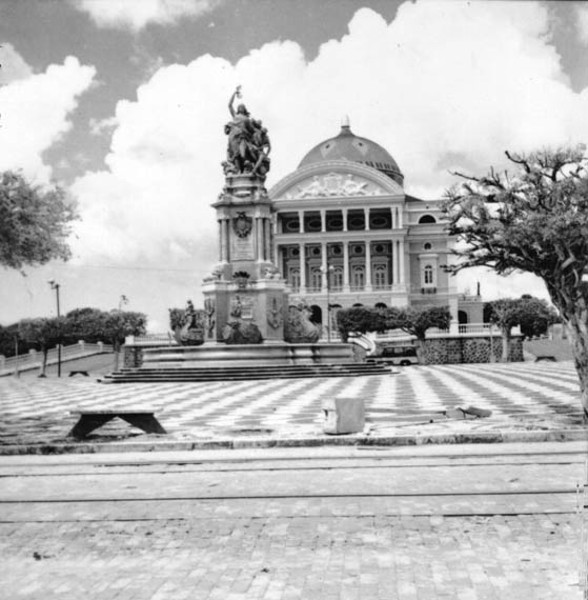 Vista do Teatro Amazonas (AM) - 1965