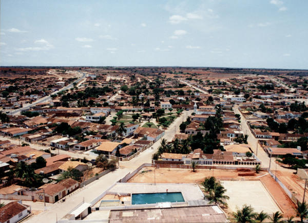 Vista parcial da cidade : Canarana, BA - [19--]