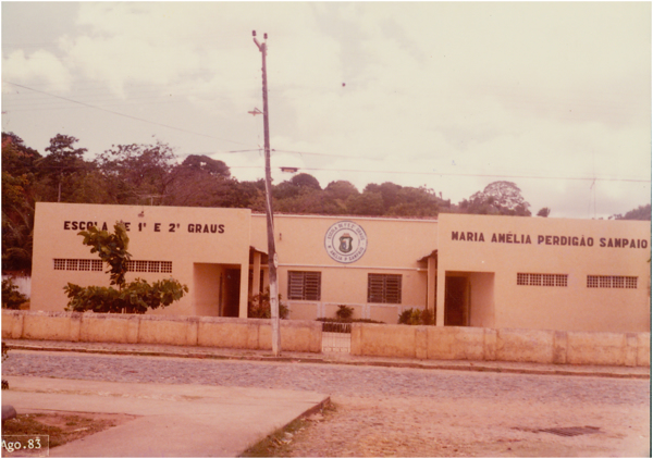 Escola de 1º e 2º Graus Maria Amélia Perdigão Sampaio : Palmácia, CE - 1983