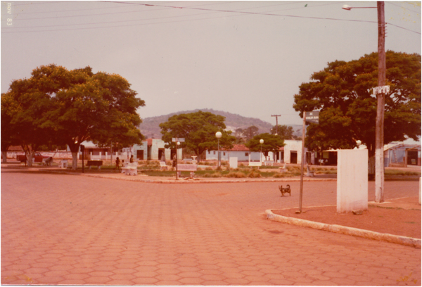 Praça 14 de Novembro : Caturaí, GO - 1983