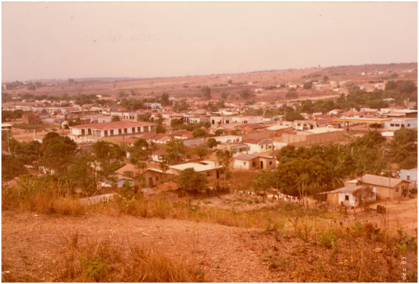 [Vista panorâmica da cidade] : Padre Bernardo, GO - 1983