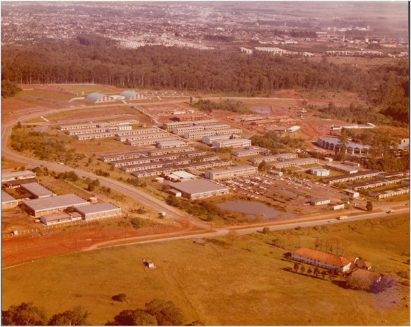 [Vista aérea do] Campus da Universidade do Vale do Rio dos Sinos : São Leopoldo, RS - [19--]