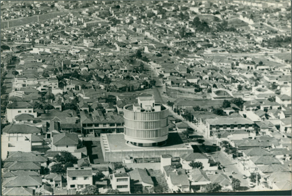 [Vista aérea da cidade] : Hospital Infantil Márcia Braido : São Caetano do Sul, SP - 1983